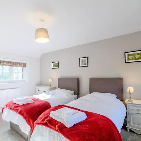 3 Bed In Kiplin 79275 Holiday home