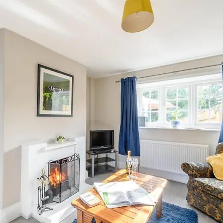 3 Bed In Richmond Oc-79275 Holiday home *